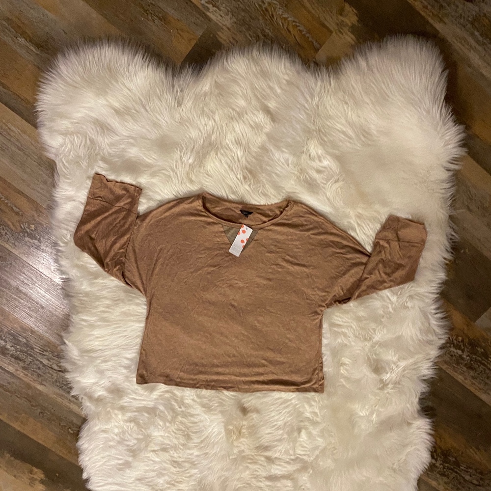 NEW W/TAGS TAN 3/4 SLEEVE WOMEN'S SHIR FLORYDAY